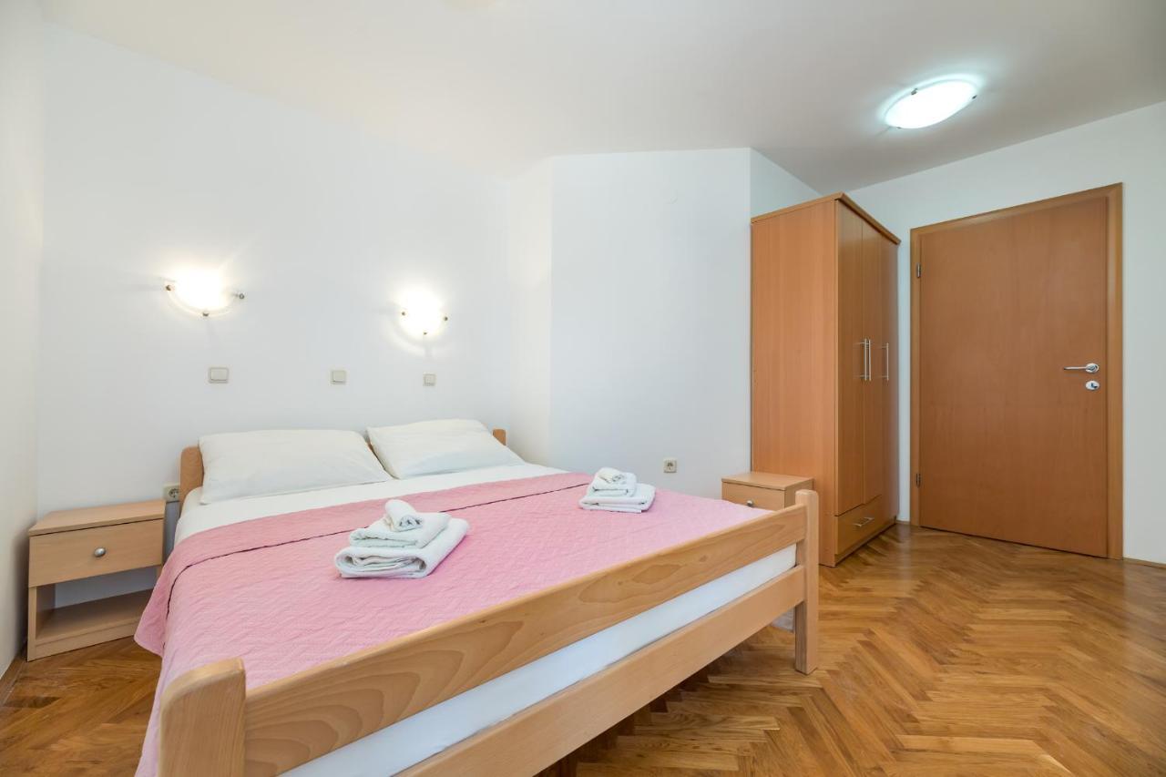 Apartments Melania & Antonia 巴斯卡 外观 照片
